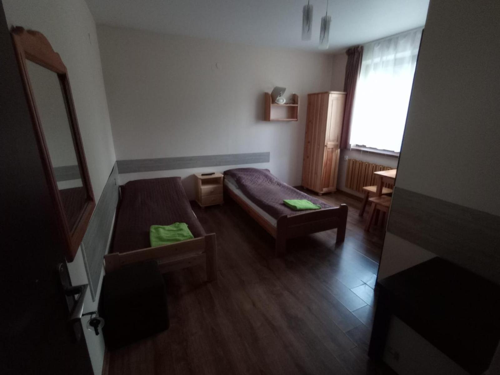 Noclegi Pod Debem Skawina Exteriör bild